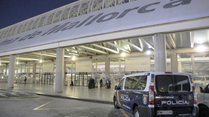 Una trabajadora del aeropuerto de Palma muere tras ser agredida por un turista