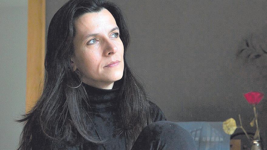 Carlota Gurt: &quot;No es un libro sobre la soledad sino sobre lo que te hace la soledad&quot;