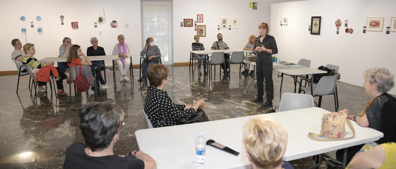 Charla de Esther Paredes en el museo &quot;la Rajoleria&quot; de Paiporta.