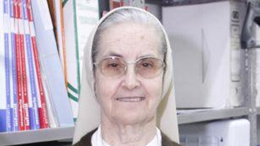 Sor Mercedes González.