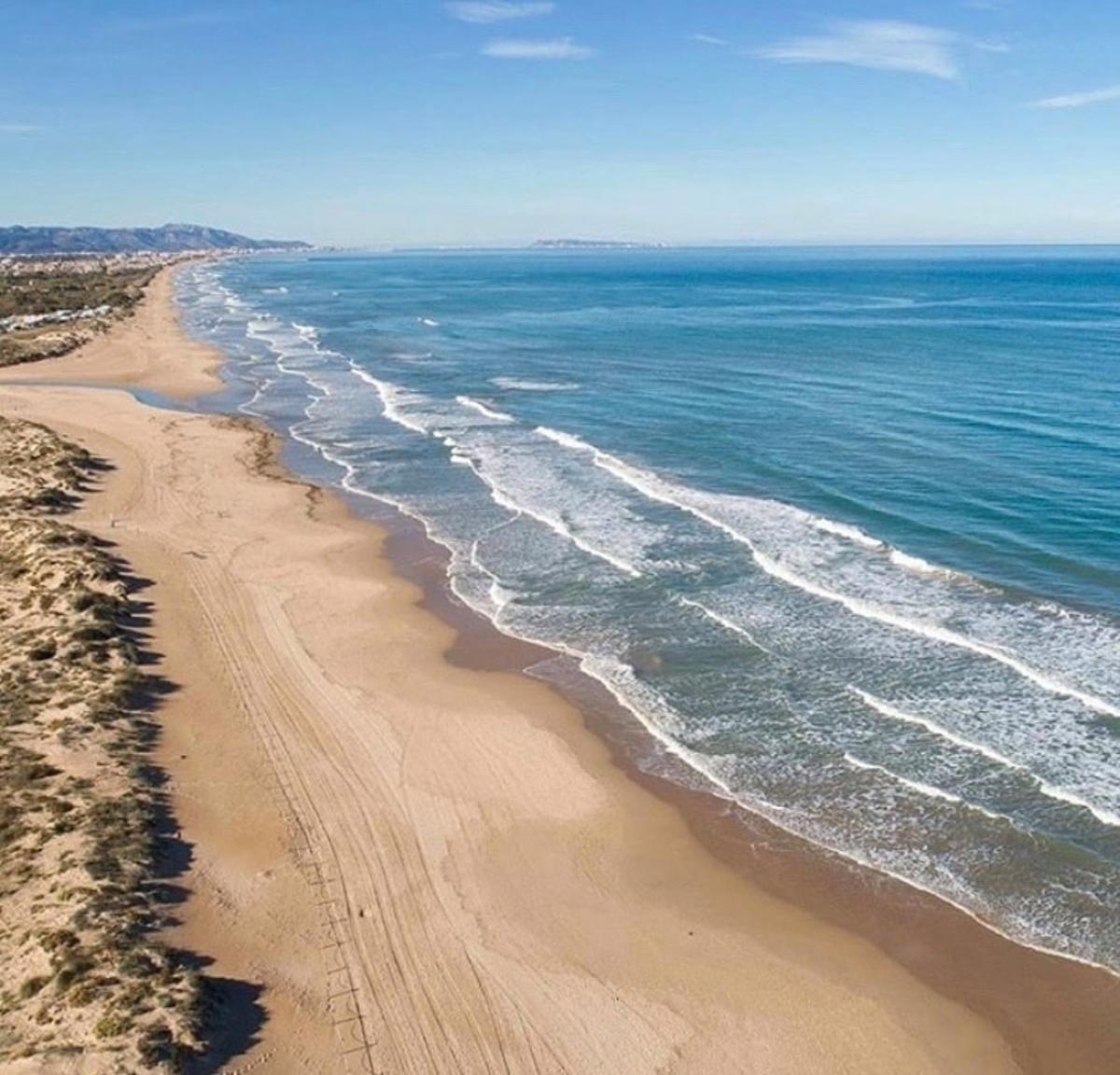 El resort Oliva Nova tiene acceso directo a la playa.