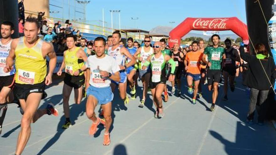 Los atletas nada más iniciarse los 10 kilómetros de Sant Joan.