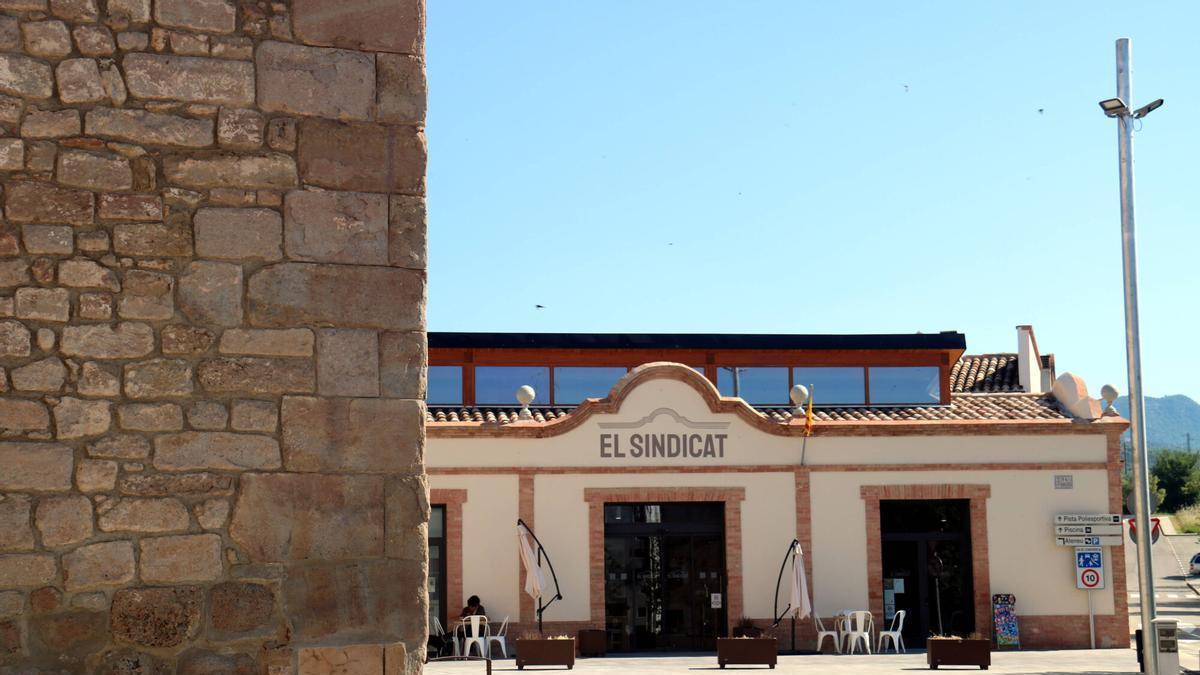 El Sindicat es troba al cor del nucli d'Olvan