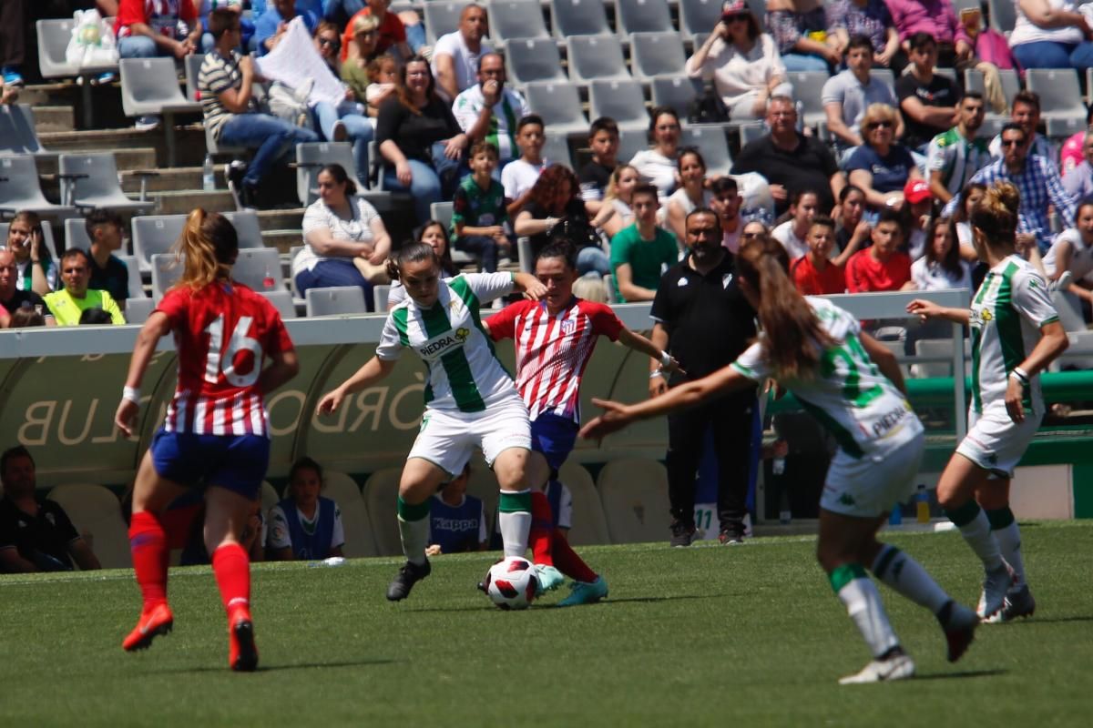 La afición cordobesista apoya al equipo femenino