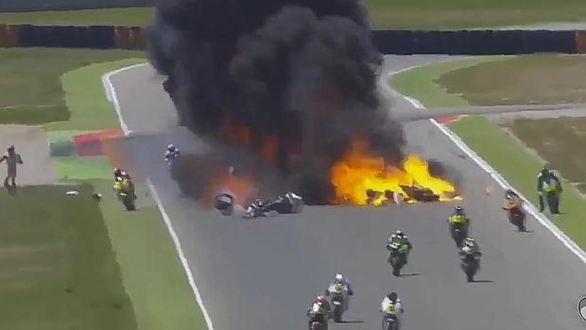 La bola de fuego que atravesaron varios pilotos en MotorLand