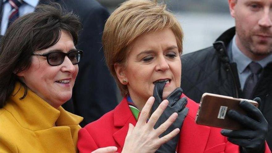 Sturgeon solicitará un nuevo referéndum a Londres a finales de esta semana