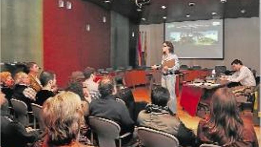 Els propietaris i l&#039;Ajuntament reunits per parlar de les masies de Lloret.