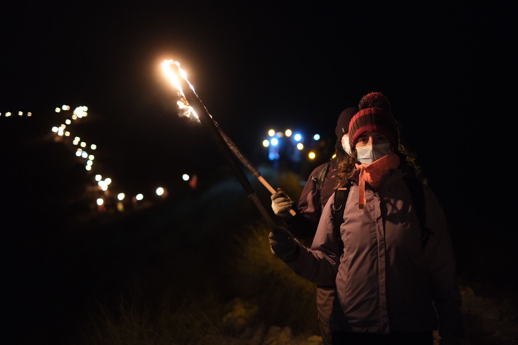 Bajada de antorchas del monte Bolón de Elda en la noche de Reyes