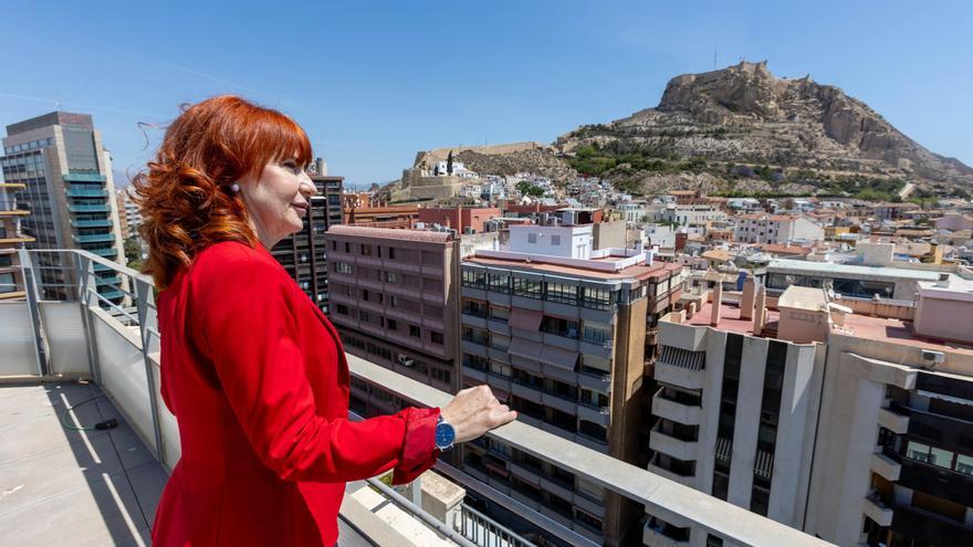 Entrevista con Begoña León, concejala de Bienestar Social y Derechos Públicos de Alicante, tras el primer año de mandato