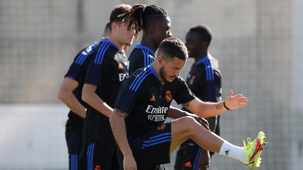 Hazard, durante el entrenamiento de hoy con el Madrid