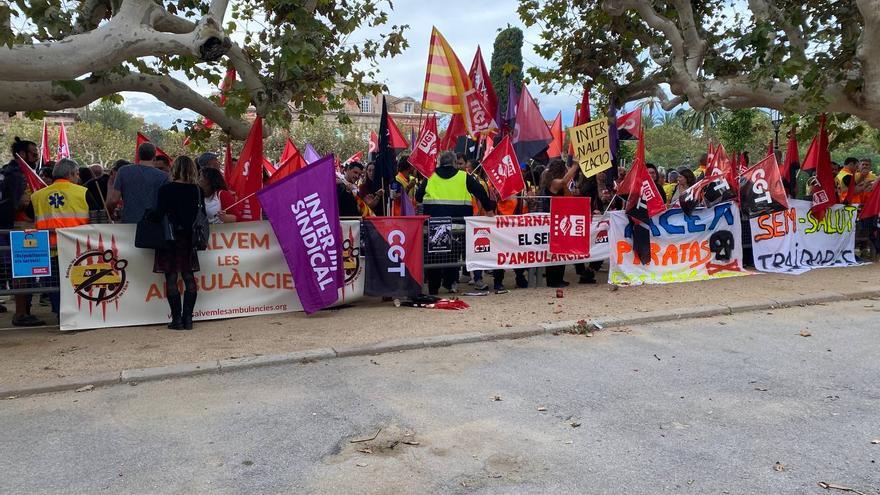 Personal d’ambulàncies denuncia que no s’està internalitzant el servei