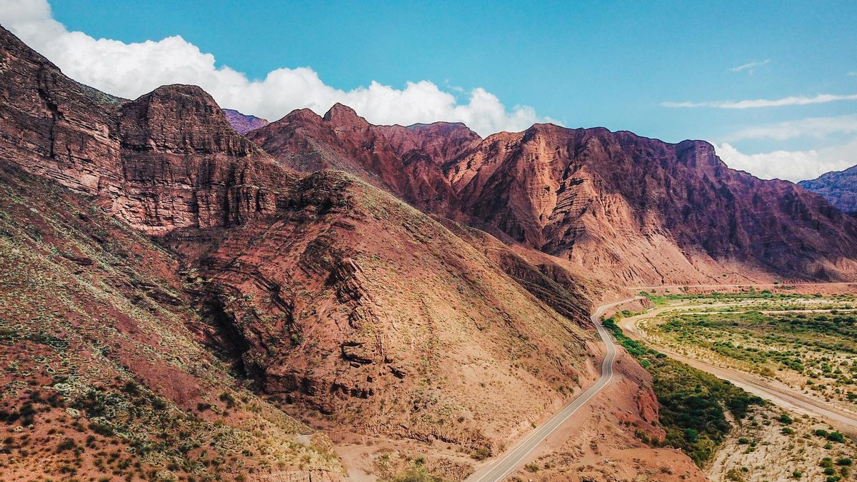El alma del norte argentino: entre cerros, pueblos con encanto y colores imposibles