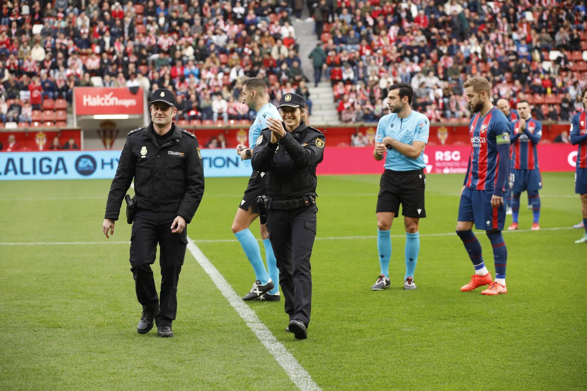 En imágenes: el encuentro entre el Sporting de Gijón y el Huesca