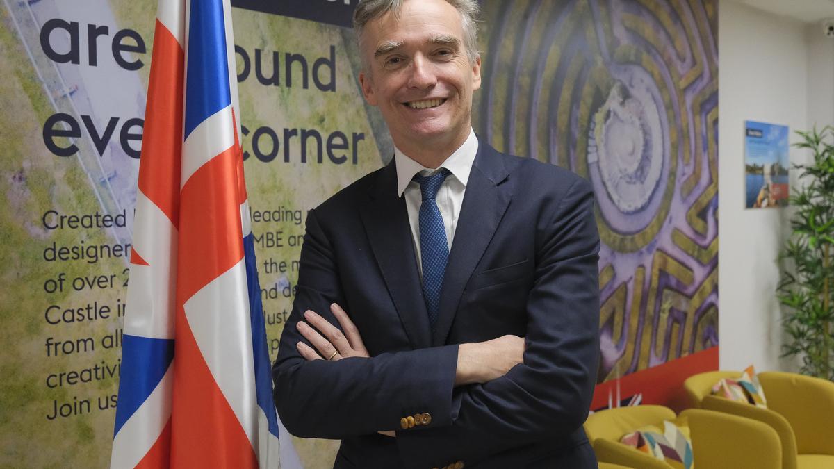 Alex Ellis, embajador del Reino Unido en España, en el Consulado en Las Palmas de Gran Canaria.