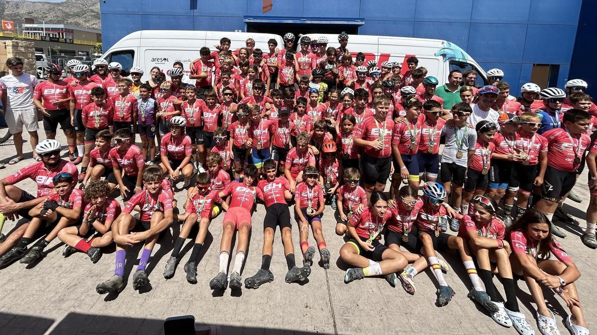 La Nucía: 110 bikers finalizan el V Campus de Mtb de Carlos Coloma