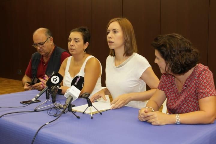 Los desalojados esta mañana en Barx han sido acogidos temporalmente en el Palacio de Congresos de Gandia.