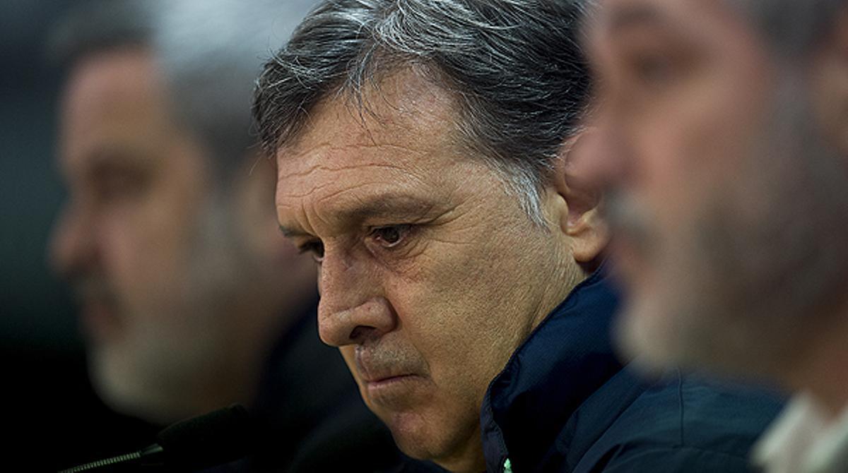L’entrenador del Barça compareix davant els mitjans després de la marxa de Rosell i amb la vista posada en el partit contra el Màlaga.