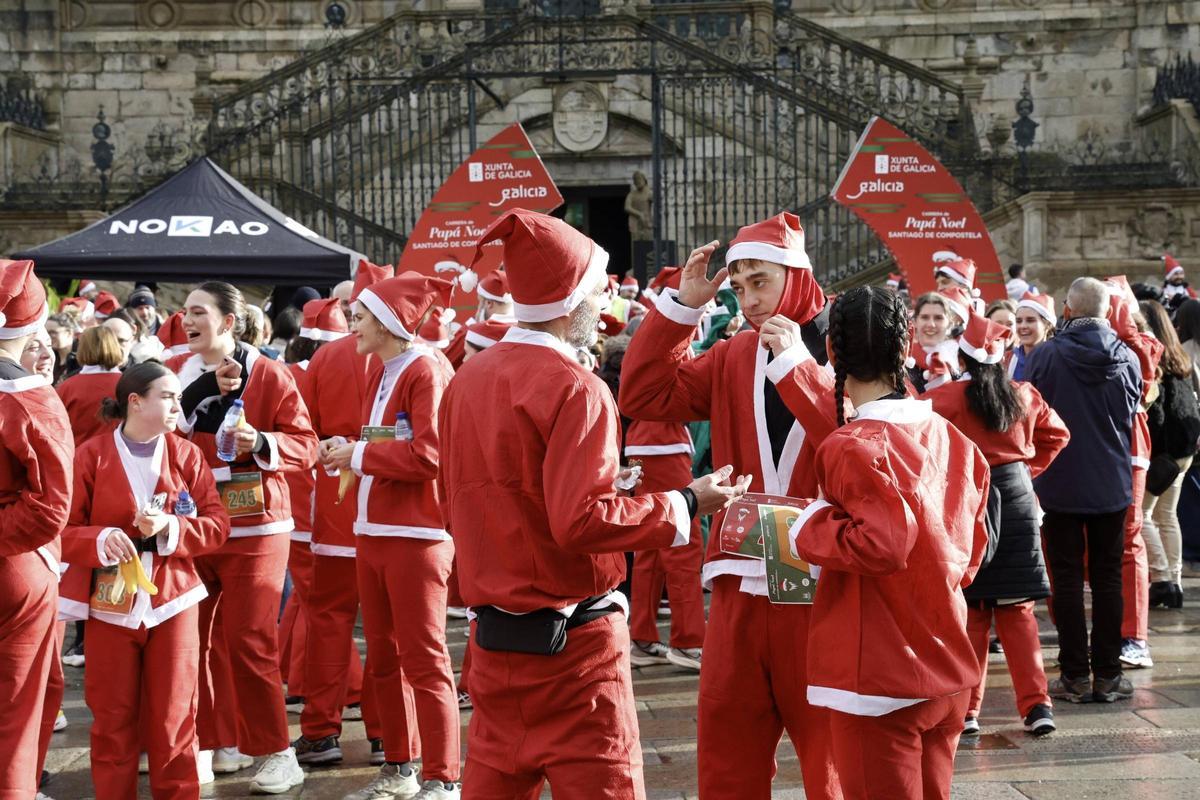 Gran ambiente en la Carrera de Papá Noel en Santiago