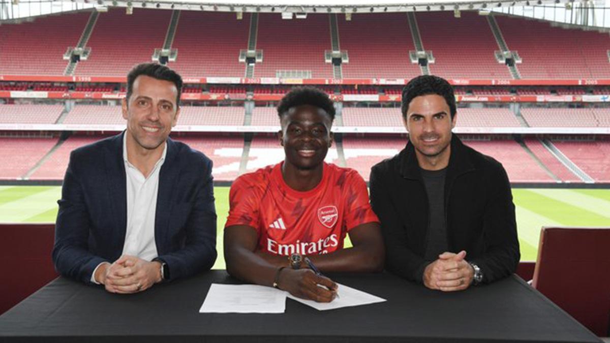 ¡Bukayo Saka renueva con el Arsenal hasta 2027!