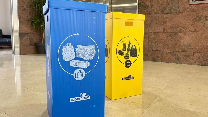El Cabildo distribuye contenedores de reciclaje en los edificios públicos