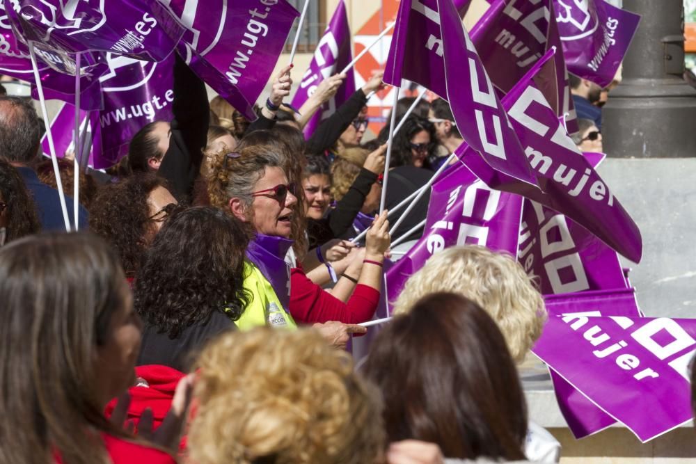 Concentración y lectura de manifiesto por el Día de la Mujer en Cartagena