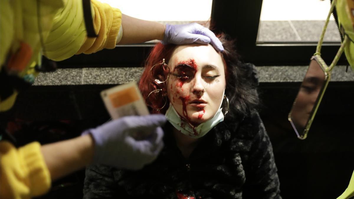 Los Mossos investigan cómo una joven perdió un ojo en las protestas contra la detención de Pablo Hásel