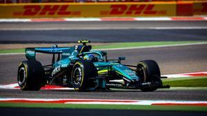 Fernando Alonso durante los test en Bahréin