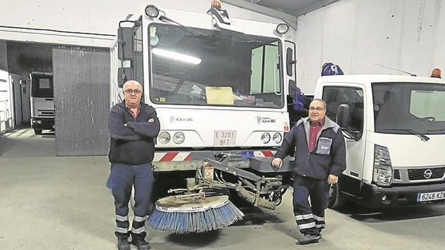 Dos barredoras de la comarca desinfectan las calles de los municipios