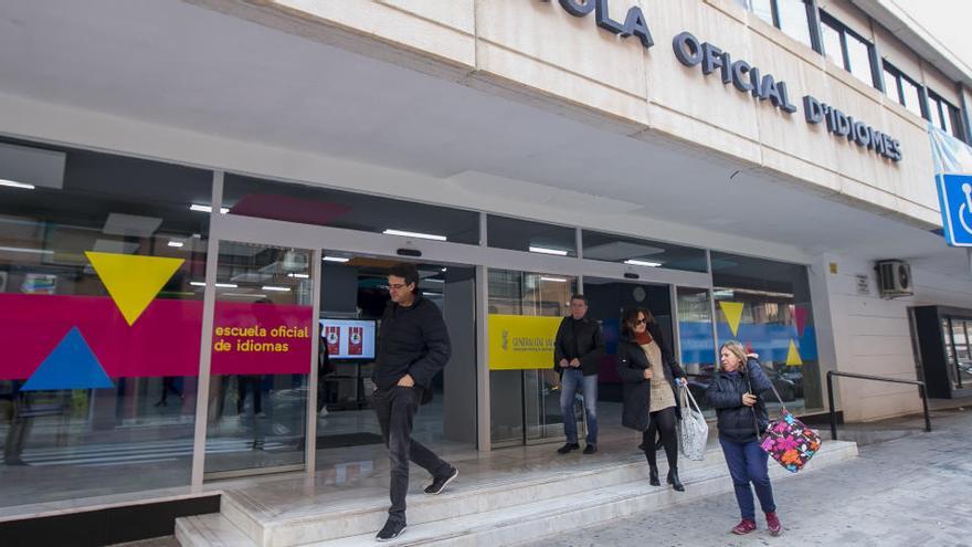 Escuela Oficial de Idiomas de Alicante, que se encuentra en la calle Marqués de Molins.