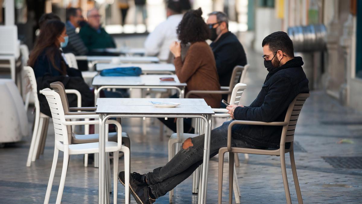 La Justicia no avala el pasaporte covid en Andalucía por no acotar su duración