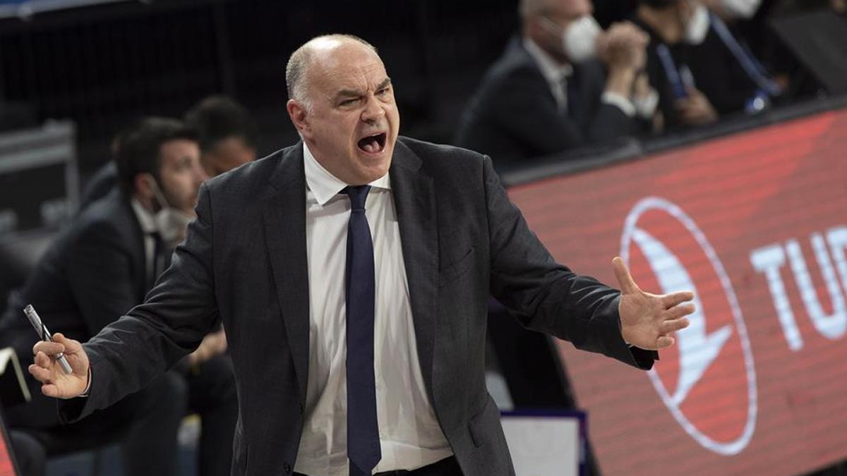 Pablo Laso vivió un agrio debut en los cuartos de final ante el Anadolu Efes