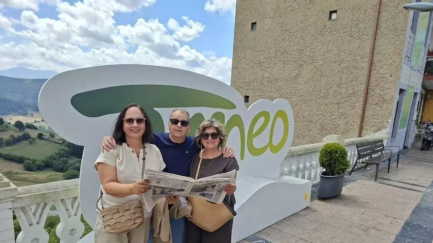 VÍDEO: Aplauso al nacimiento de la edición local de Tineo