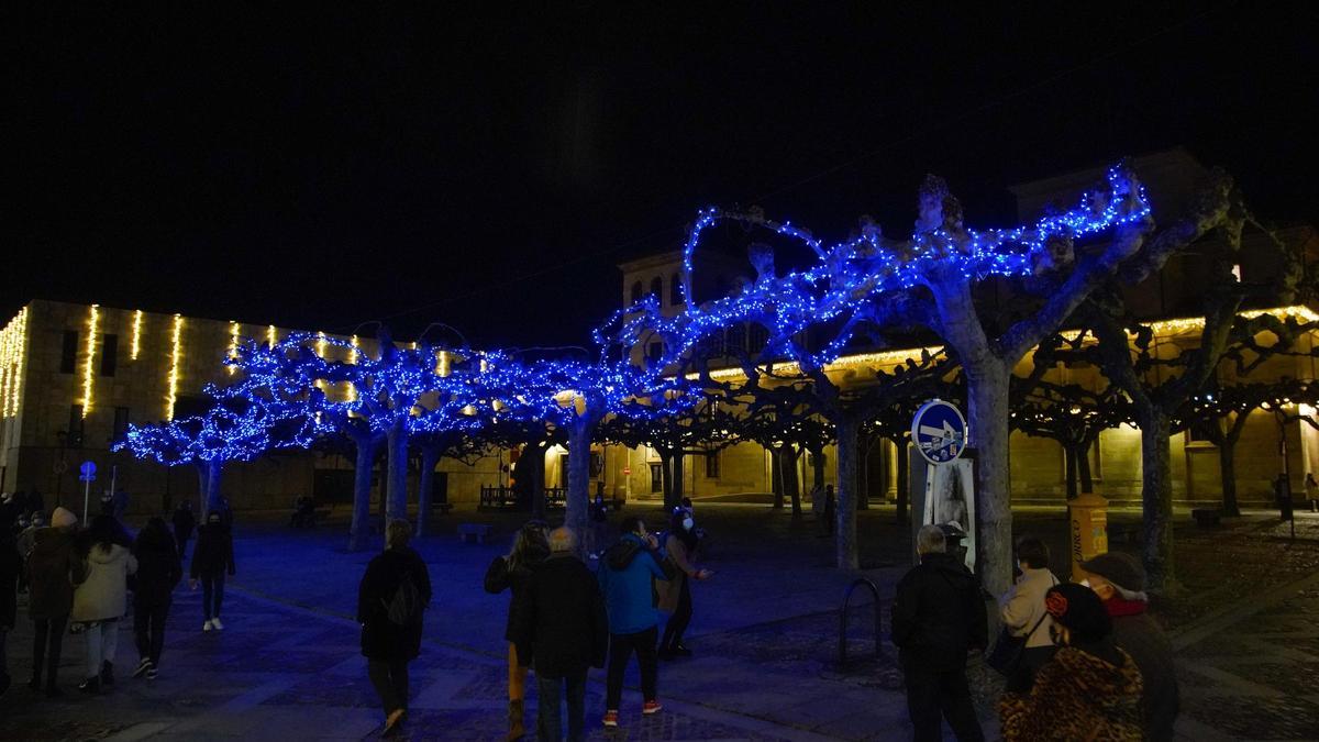 Iluminación de la plaza de Viriato de Zamora.