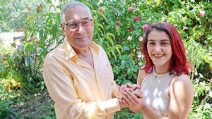 Alfonso y Sara, abuelo y nieta, concurren juntos a las elecciones en la candidatura del PSOE de Nigrán.