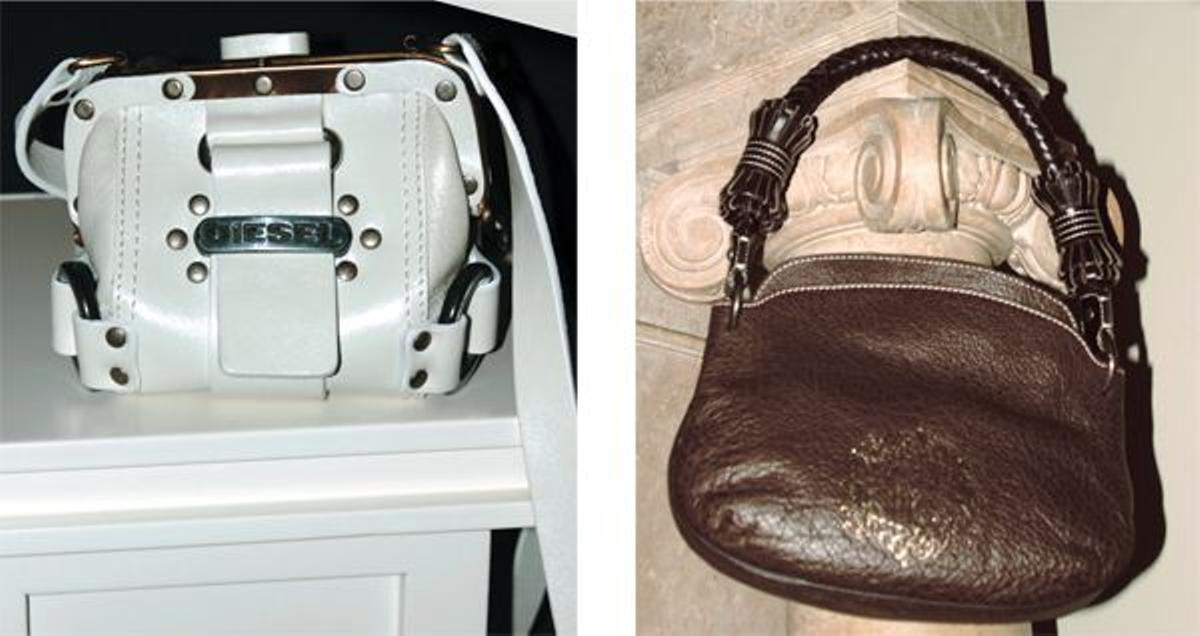 Minibolso con remachesy hebillas DIESEL (380 €).Con logo CH CAROLINAHERRERA (360 €).