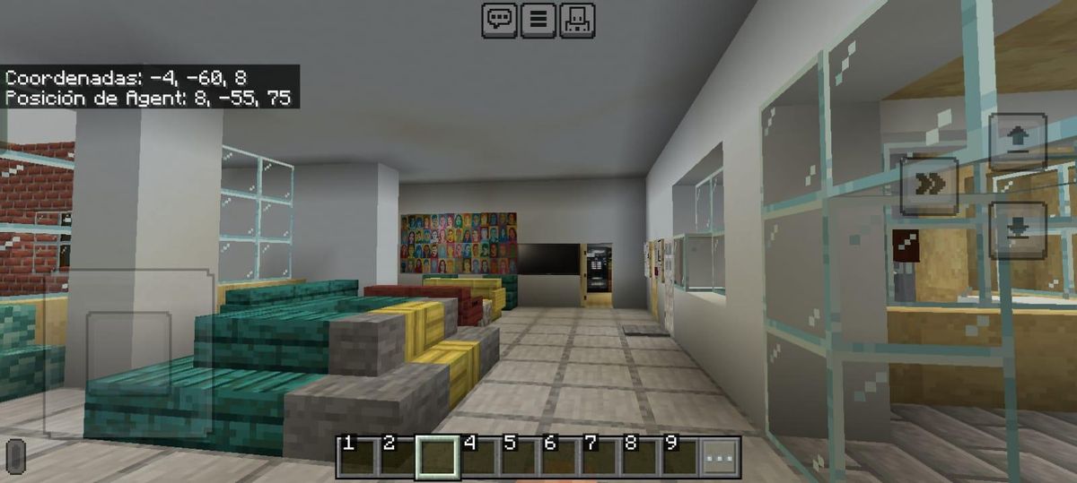 Hall del IES María de Molina, realizado con Minecraft.