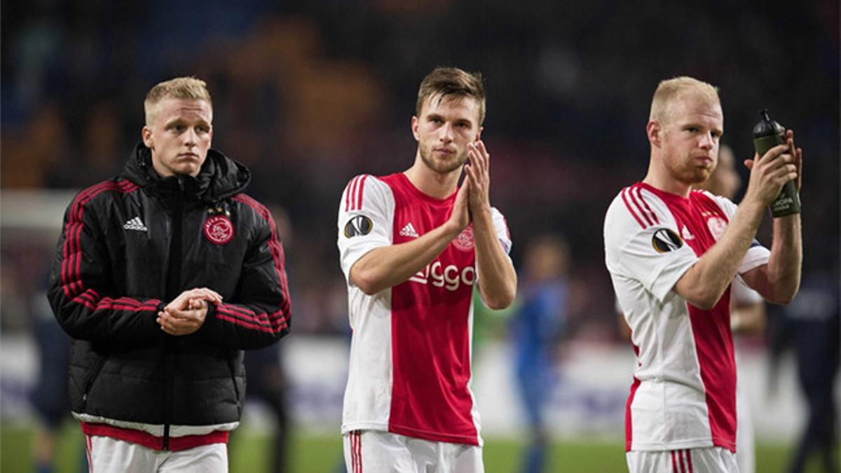Los jugadores del Ajax tras un partido de la fase de grupos de la Europa League