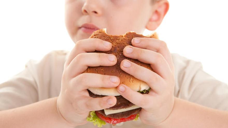 La obesidad infantil es un problema cada vez más frecuente.