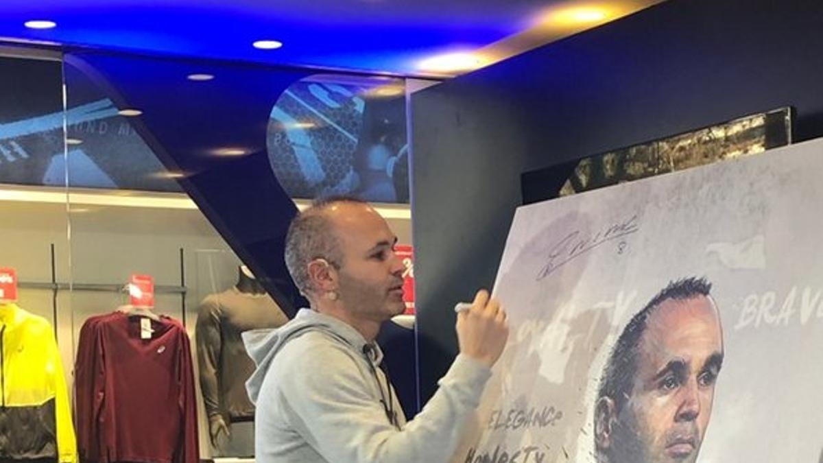 Iniesta, en un acto publicitario en Barcelona.