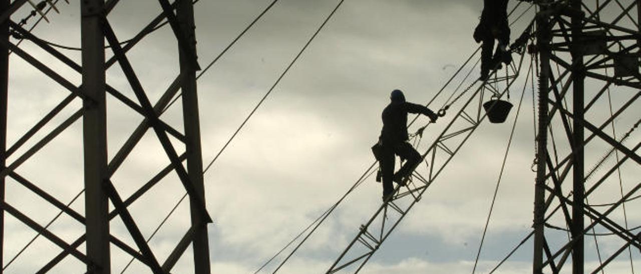 La CNMC señala que el sistema eléctrico es más barato con gas si se cambia la ley