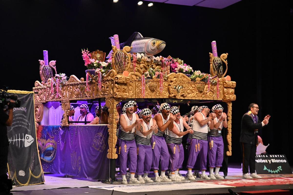 La procesión de los Water Closet en su pase de semifinal del Comba 2026.