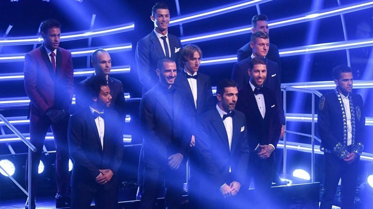 El último equipo ideal, correspondiente al 2017, en la gala de la FIFA.