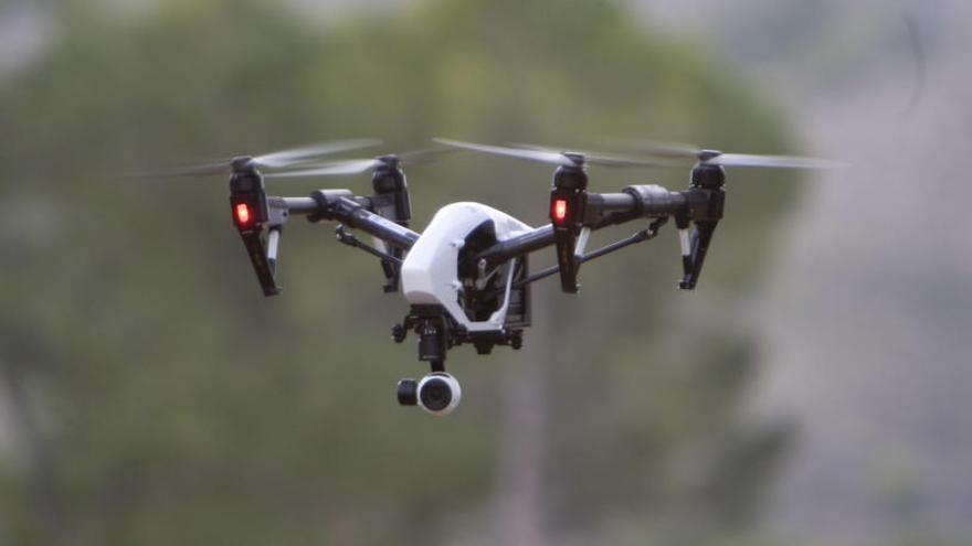 La policía examina a los aspirantes a oficial con una prueba sobre drones
