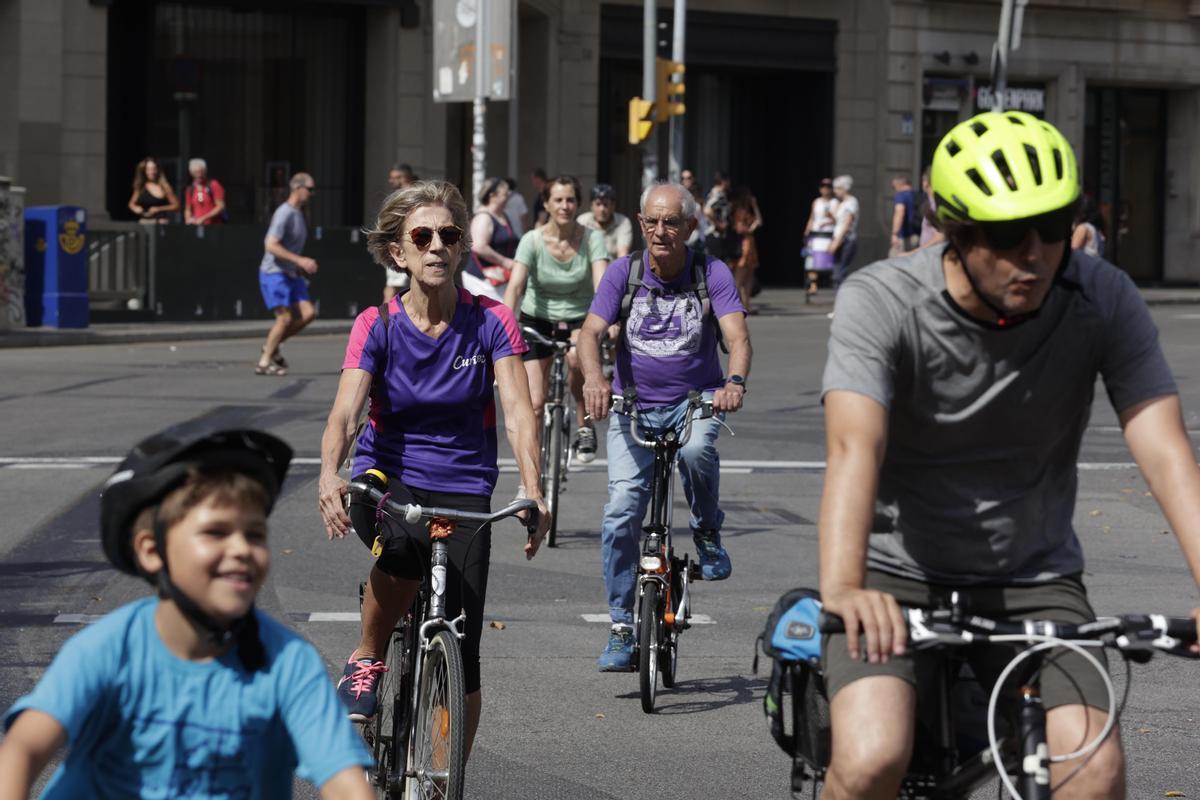 La fiesta de la bicicleta regresa a las calles de Barcelona con la Bicicletada.