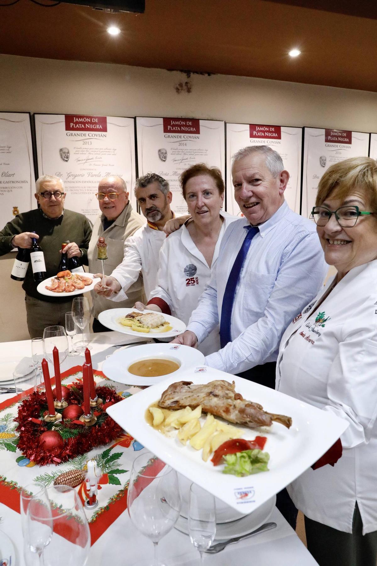 Langostinos, lubina y paletilla para la última Nochebuena en uno de los templos de la cocina en Asturias, que cierra
