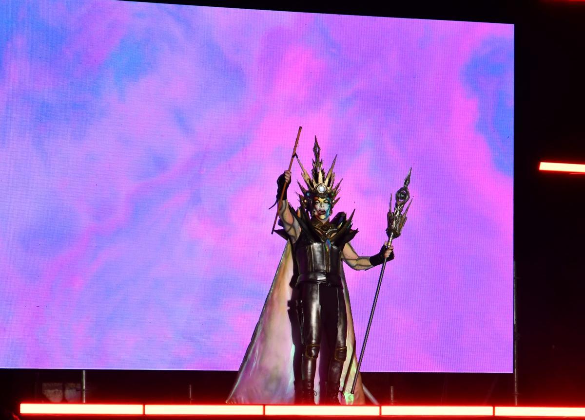 'Arribo' en un 'dijous gras' de Carnaval de Sitges marcado por el temporal