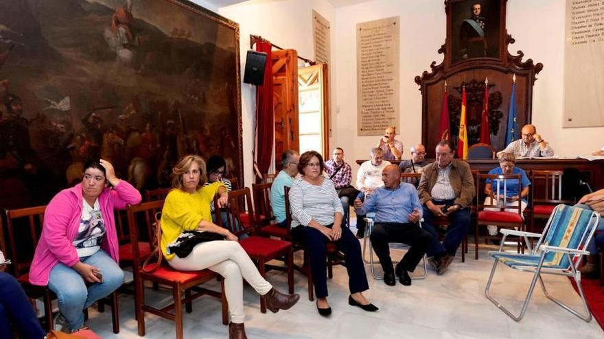 Los afectados por la devolución de las ayudas se encerraron en el Ayuntamiento hace tres semanas.