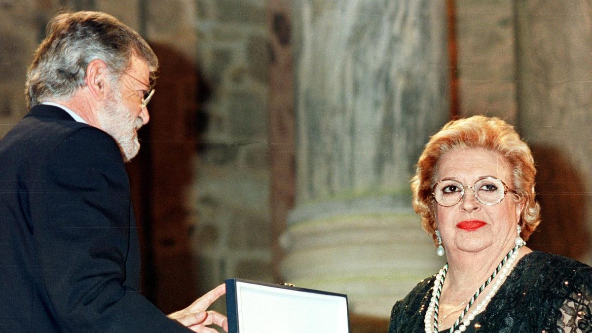 Fotogalería | Repaso por la vida personal y profesional de la actriz extremeña Florinda Chico