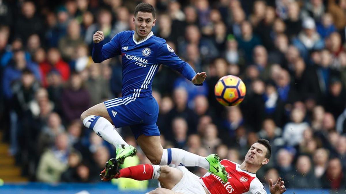 Hazard sentenció al Arsenal con un gol excepcional