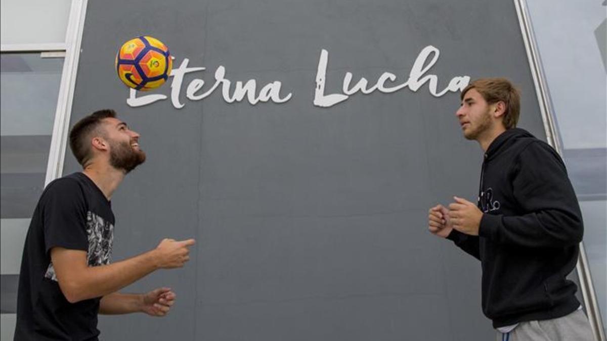 Toral y Samper juegan en el Granada FC a las órdenes de Lucas Alcaraz